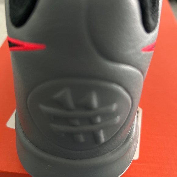 Kyrie flytrap 3 - Picture 5 of 8